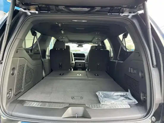 CHEVROLET-SUBURBAN-2025