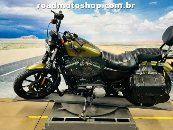 HARLEY-DAVIDSON SPORTSTER XL 883N IRON 