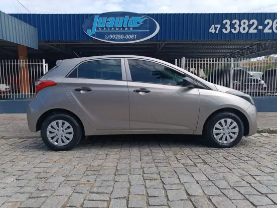 HYUNDAI-HB20-1.0 COMFORT 12V FLEX 4P MANUAL HYUNDAI-HB20-2017