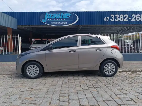 HYUNDAI-HB20-2017