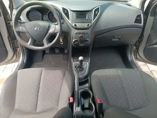 HYUNDAI-HB20-2017