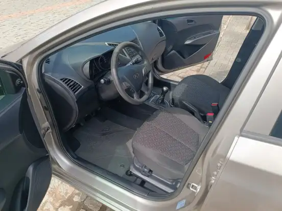 HYUNDAI-HB20-2017
