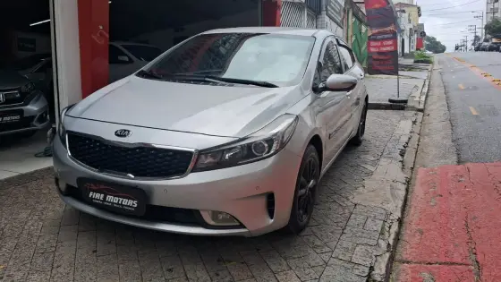 KIA CERATO 1.6 SX 16V FLEX 4P AUTOMÁTICO KIA CERATO 1.6 SX 16V FLEX 4P AUTOMÁTICO