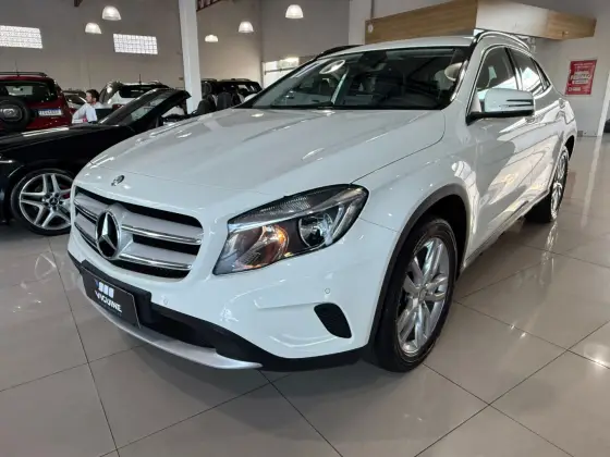 MERCEDES-BENZ GLA 200 1.6 CGI STYLE 16V TURBO FLEX 4P AUTOMÁTICO