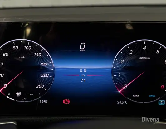 MERCEDES-BENZ-GLB 220-2025