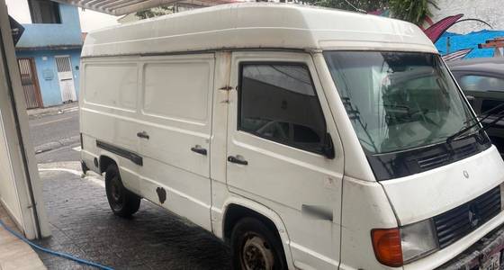 MERCEDES-BENZ 180 D 2.4 FURGÃO DIESEL 4P MANUAL