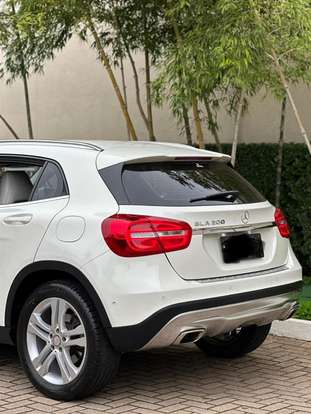MERCEDES-BENZ-GLA 200-2017
