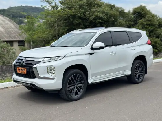 MITSUBISHI PAJERO SPORT 2.4 16V MIVEC TURBO DIESEL LEGEND AWD AUTOMÁTICO MITSUBISHI PAJERO SPORT 2.4 16V MIVEC TURBO DIESEL LEGEND AWD AUTOMÁTICO