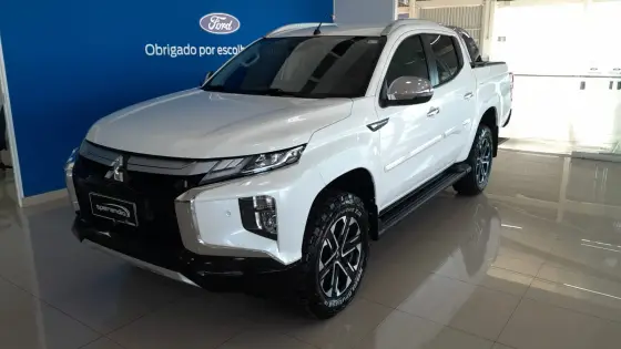 MITSUBISHI TRITON 2.4 BITURBO DIESEL CD HPE-S 4X4 AUTOMÁTICO