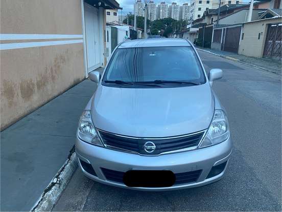 NISSAN-TIIDA-2011