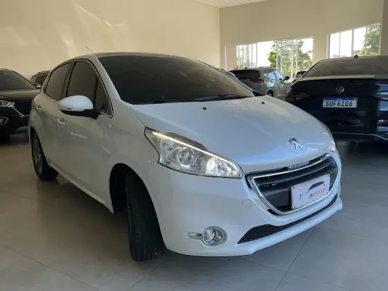 PEUGEOT 208 1.6 GRIFFE 16V FLEX 4P AUTOMÁTICO