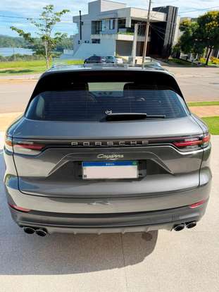 PORSCHE-CAYENNE-2021