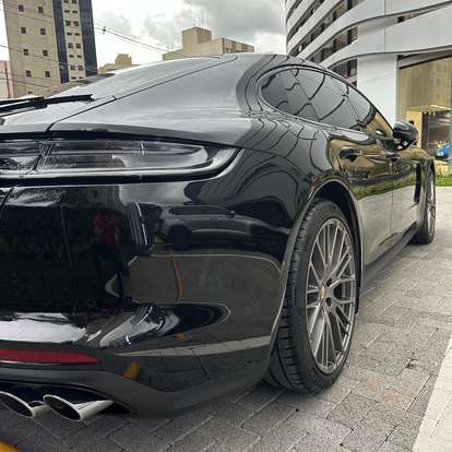 PORSCHE-PANAMERA-2023