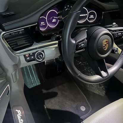PORSCHE-PANAMERA-2023