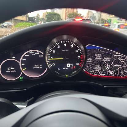 PORSCHE-PANAMERA-2023