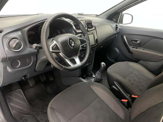 RENAULT-LOGAN-2024