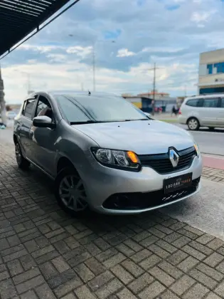 RENAULT SANDERO 1.0 EXPRESSION 16V FLEX 4P MANUAL RENAULT SANDERO 1.0 EXPRESSION 16V FLEX 4P MANUAL