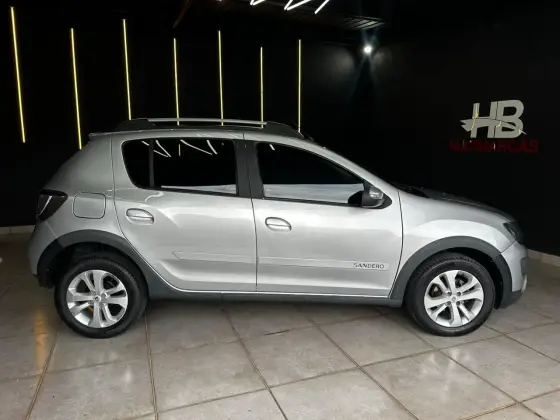 RENAULT SANDERO 1.6 STEPWAY 8V FLEX 4P AUTOMATIZADO
