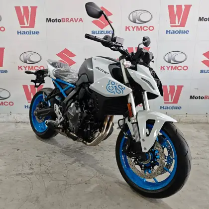 SUZUKI GSX-8S 