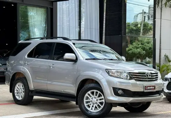 TOYOTA HILUX 2.7 SR 4X2 CD 16V FLEX 4P AUTOMÁTICO