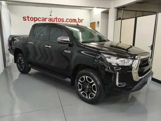 TOYOTA HILUX 2.8 D-4D TURBO DIESEL CD SRV 4X4 AUTOMÁTICO TOYOTA HILUX 2.8 D-4D TURBO DIESEL CD SRV 4X4 AUTOMÁTICO