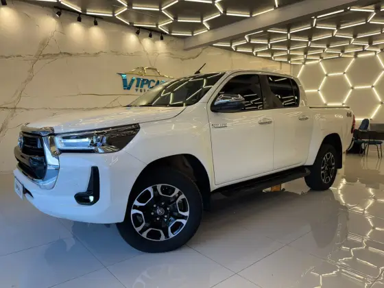 TOYOTA HILUX 2.8 D-4D TURBO DIESEL CD SRV 4X4 AUTOMÁTICO