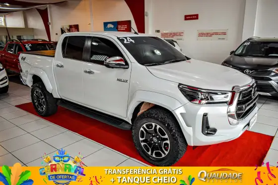 TOYOTA HILUX 2.8 D-4D TURBO DIESEL CD SRX PLUS 4X4 AUTOMÁTICO