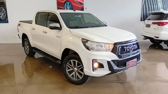 TOYOTA HILUX 2.8 SRV 4X4 CD 16V DIESEL 4P AUTOMÁTICO