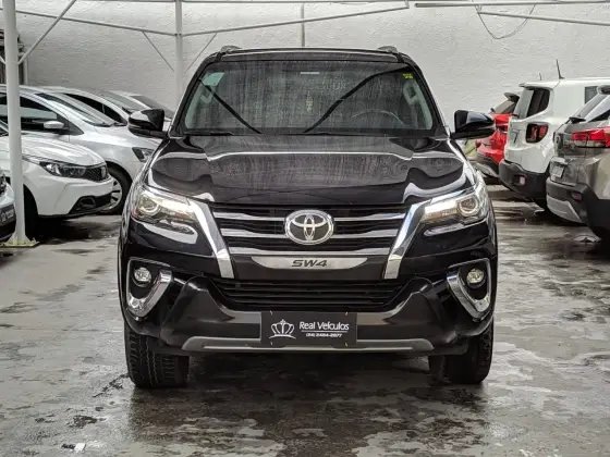 TOYOTA HILUX SW4 2.8 SRX 4X4 16V TURBO INTERCOOLER DIESEL 4P AUTOMÁTICO