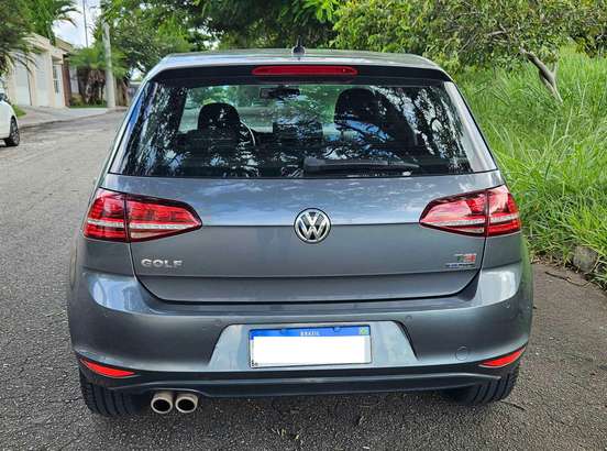 VOLKSWAGEN-GOLF-2015