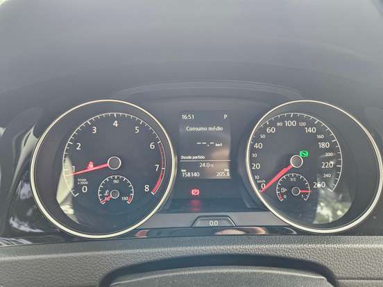 VOLKSWAGEN-GOLF-2015
