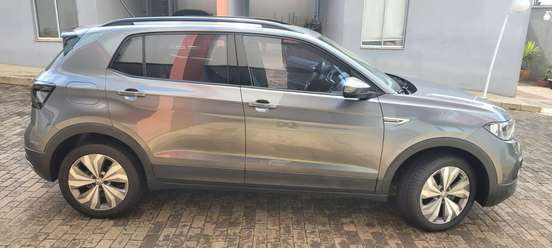 VOLKSWAGEN-T-CROSS-2019