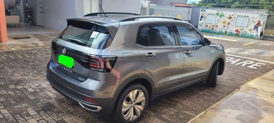VOLKSWAGEN-T-CROSS-2019
