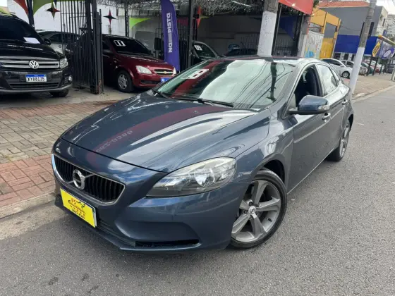 VOLVO V40 2.0 T4 KINETIC GASOLINA 4P AUTOMÁTICO