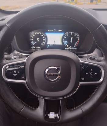VOLVO-XC60-2.0 T5 GASOLINA R-DESIGN AWD GEARTRONIC VOLVO-XC60-2018