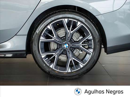 BMW-220i-2025