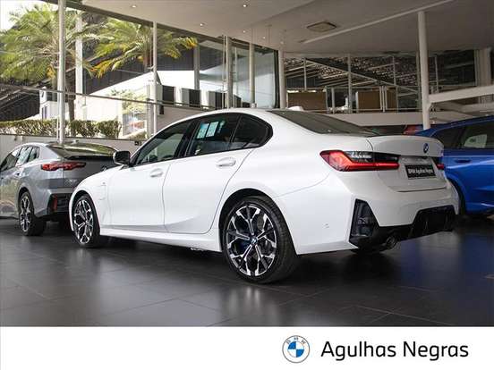 BMW-330e-2.0 16V TURBO HÍBRIDO M SPORT AUTOMÁTICO BMW-330e-2025