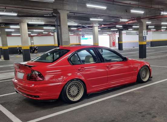 BMW-325i-2001