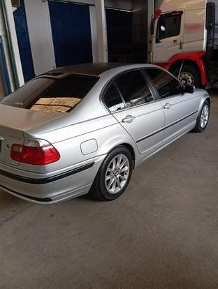 BMW-325i-2001