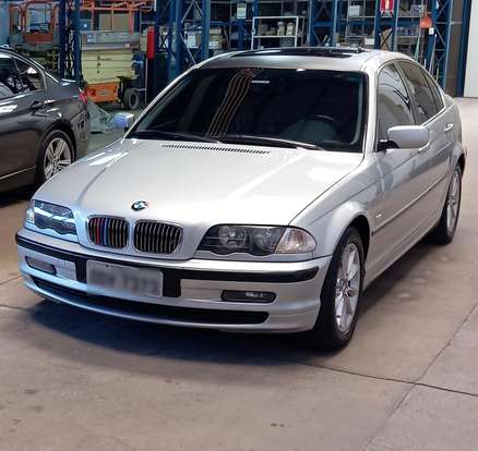 BMW-325i-2.5 SEDAN 24V GASOLINA 4P AUTOMÁTICO BMW-325i-2001