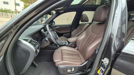 BMW-iX3-2023