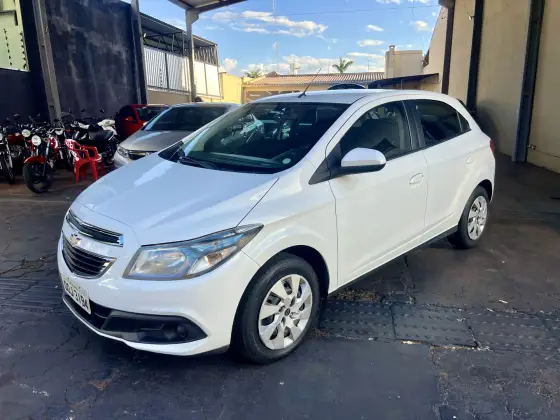CHEVROLET ONIX 1.4 MPFI LT 8V FLEX 4P AUTOMÁTICO