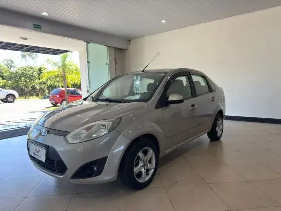 FORD FIESTA 1.6 ROCAM SE SEDAN 8V FLEX 4P MANUAL