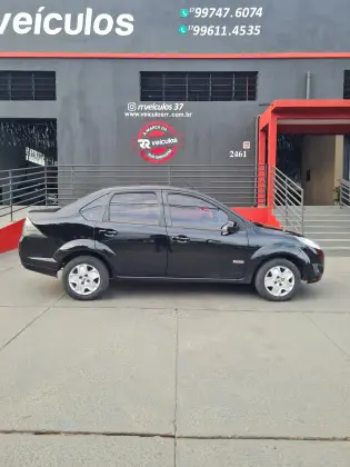 FORD FIESTA 1.6 ROCAM SEDAN 8V FLEX 4P MANUAL