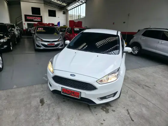 FORD FOCUS 2.0 SE 16V FLEX 4P POWERSHIFT