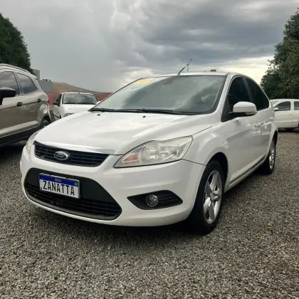 FORD FOCUS 2.0 TITANIUM HATCH 16V FLEX 4P MANUAL FORD FOCUS 2.0 TITANIUM HATCH 16V FLEX 4P MANUAL