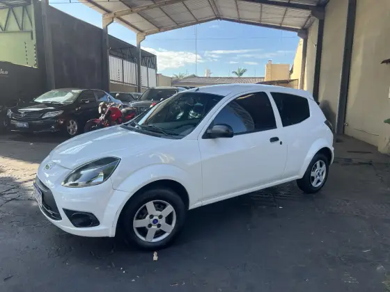FORD KA 1.0 MPI FLY 8V FLEX 2P MANUAL FORD KA 1.0 MPI FLY 8V FLEX 2P MANUAL