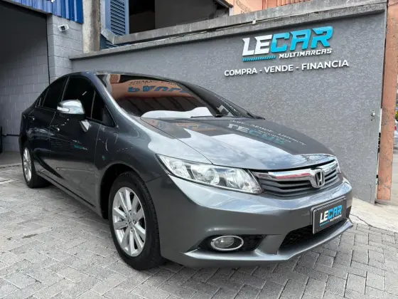 HONDA CIVIC 1.8 LXS 16V FLEX 4P AUTOMÁTICO HONDA CIVIC 1.8 LXS 16V FLEX 4P AUTOMÁTICO