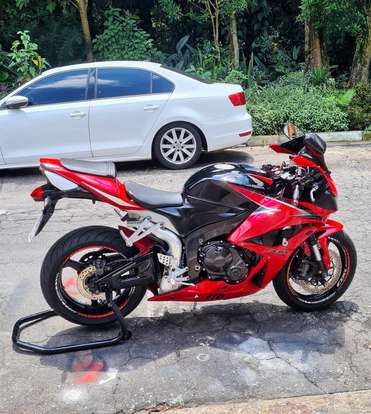 HONDA-CBR 600RR-2010