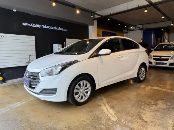 HYUNDAI HB20S 1.0 COMFORT PLUS 12V FLEX 4P MANUAL